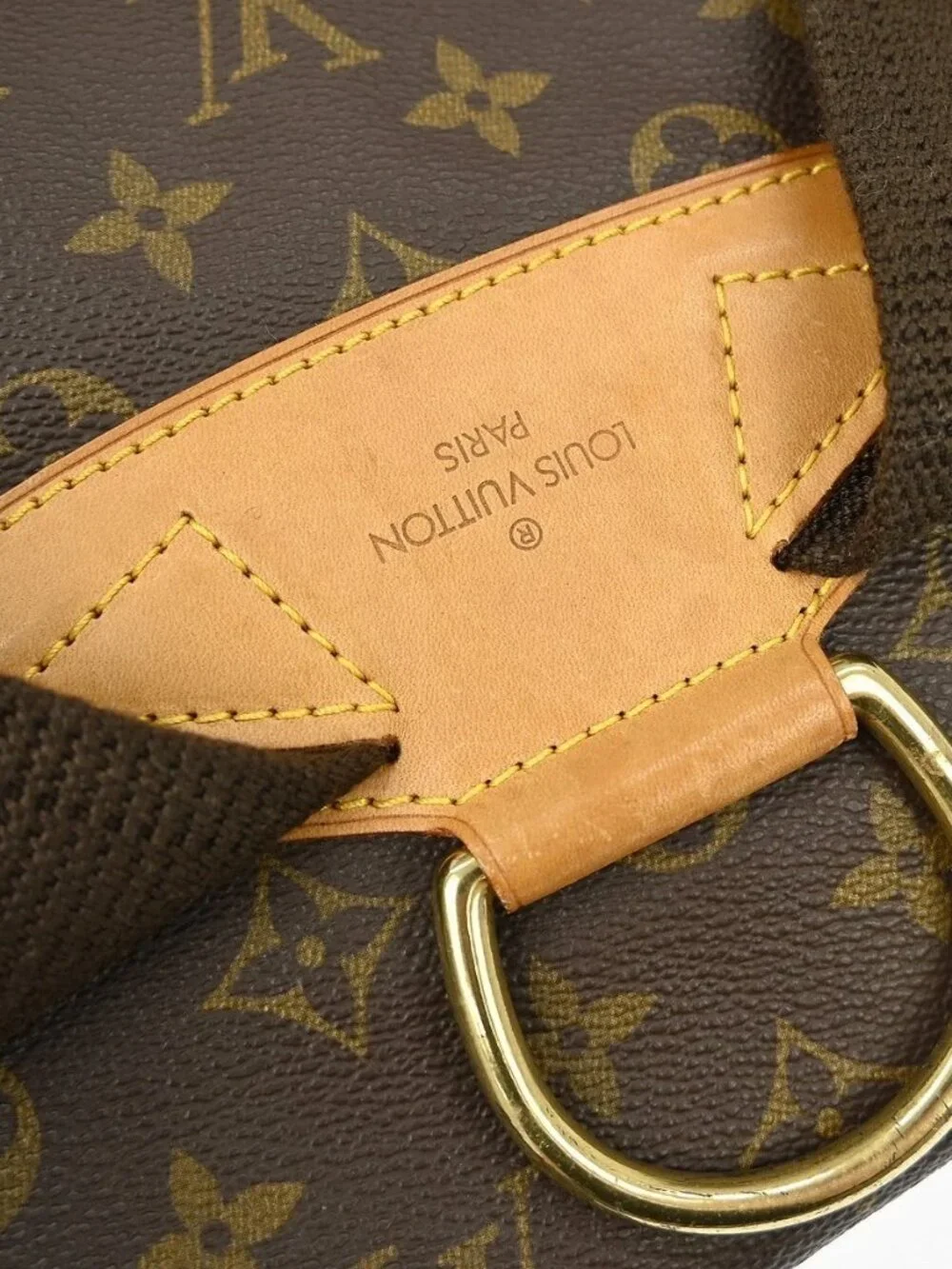 Louis Vuitton outside 	ab